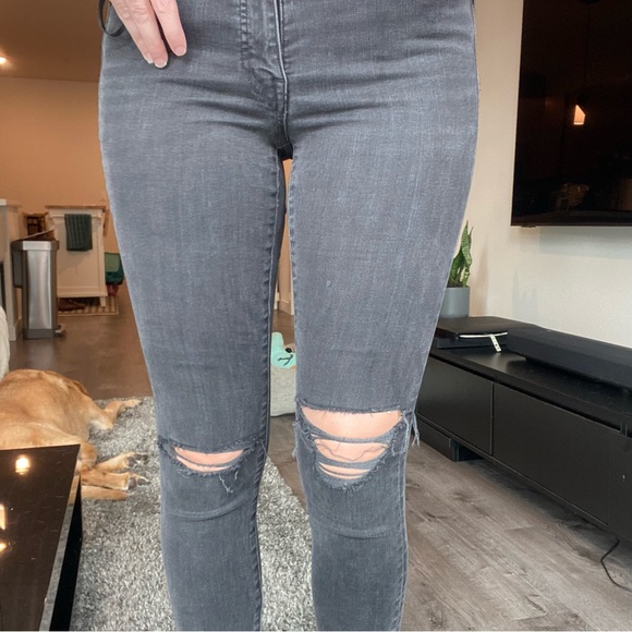 Madewell Black 9” High-Rise Skinny Ripped Jeans - Picture 5 of 7